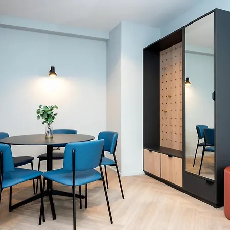 Staycity Quay 4*