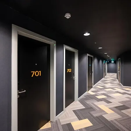 Staycity Quay Apartahotel 4*