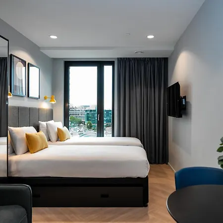 Staycity Quay 4*