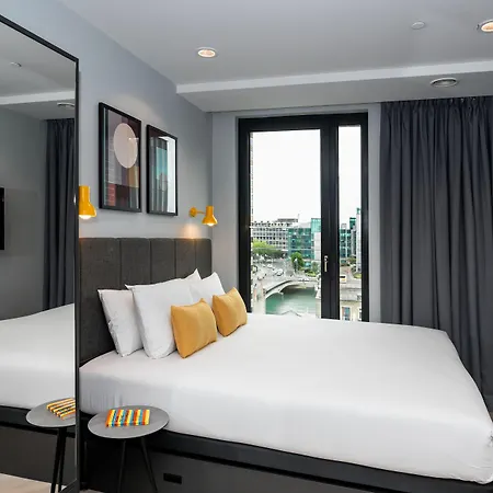Apartmanhotel Staycity Quay
