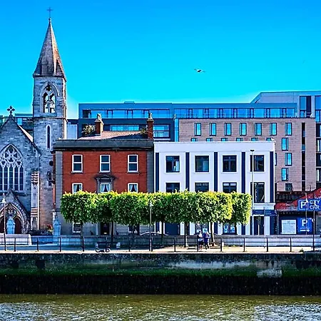 Staycity Quay Hotel