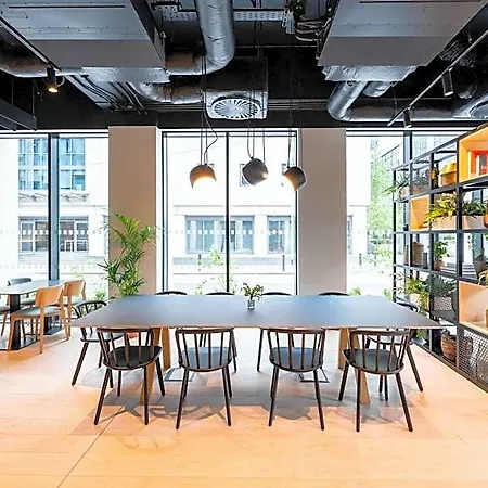 Staycity Quay Hotel 4*