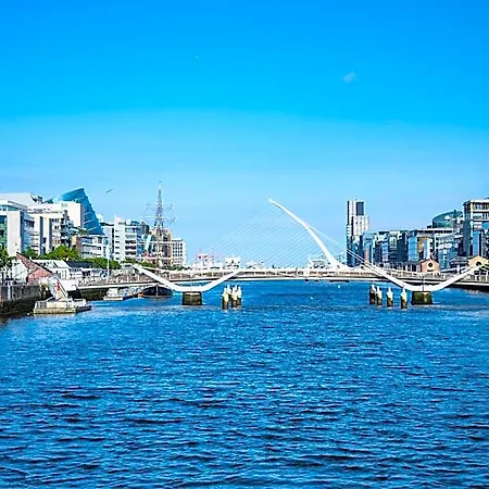 Staycity Quay Hotel 4*