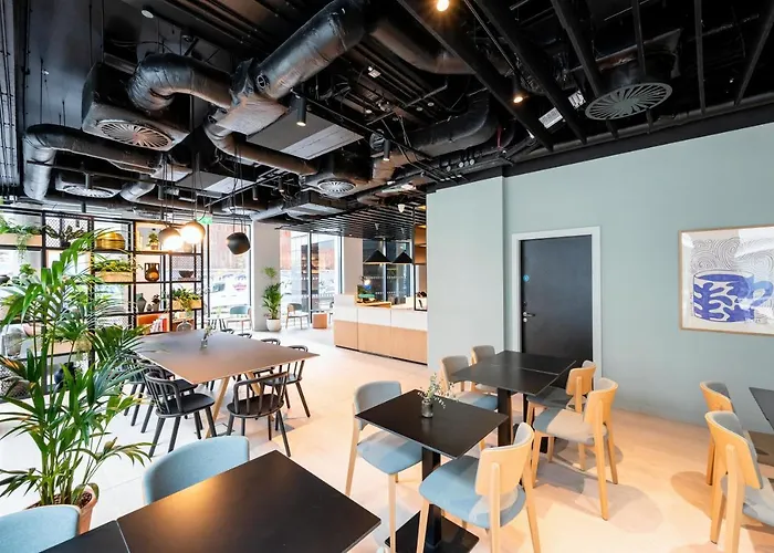 Отель Staycity Quay 4*