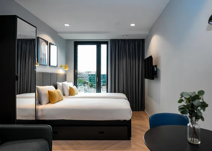 Staycity Quay 4*