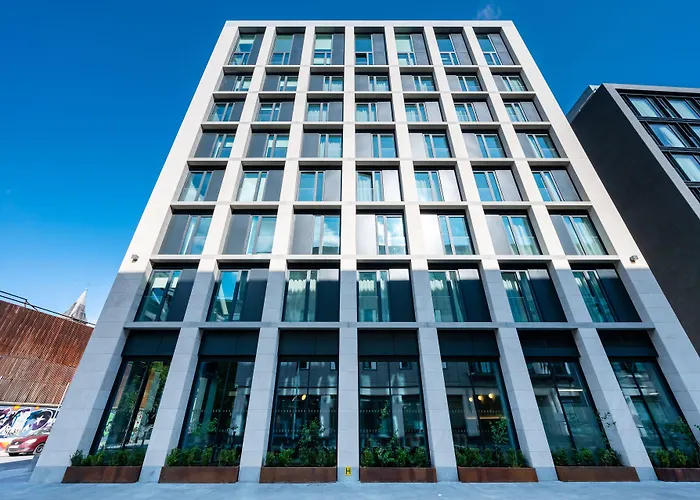 Отель Staycity Quay 4*